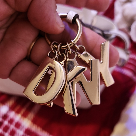 DKNY PURSE - Picture 4 of 16